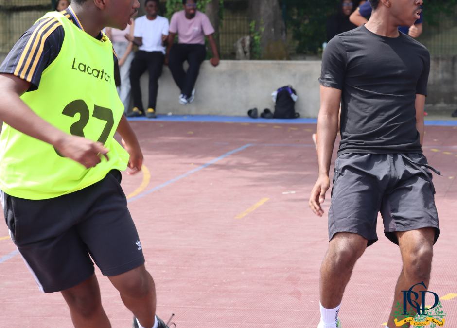 Espírito de Equipa e Fair Play no Torneio Interturmas de Futsal!